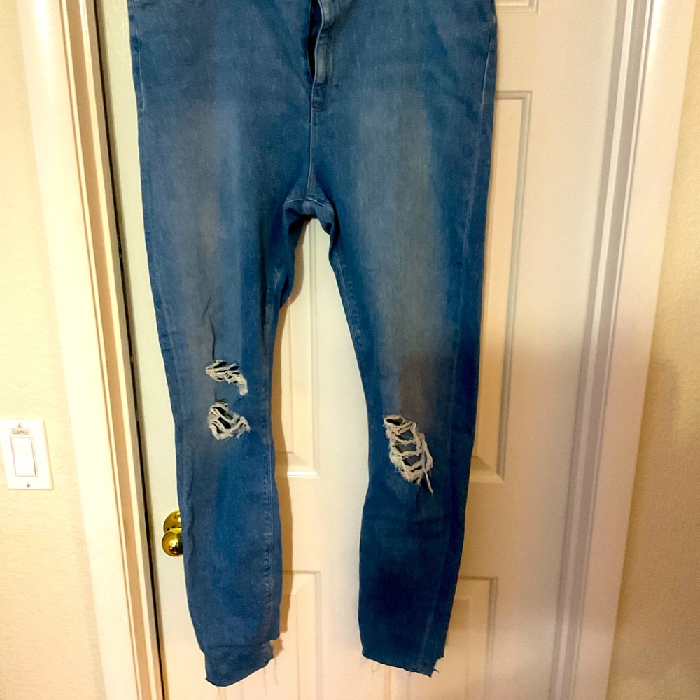 Brand new jeans size 36/36 distressed